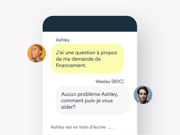 Téléphone intelligent avec écran de messagerie texte